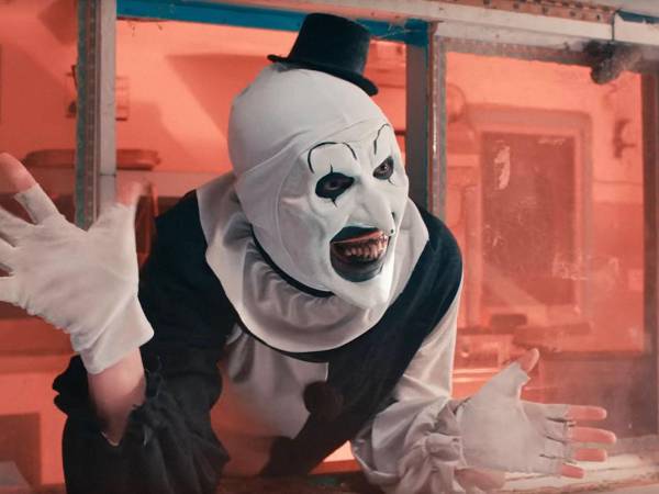 Cinemark la marca de cines querida por los hondureños, inició su Temporada Siniestra 2024 el 31 de octubre y la culmina este miércoles 6 de noviembre de 2024. No te pierdas esta oportunidad de vivir una experiencia terrorífica en Cinemark! Compra tus boletos ahora y prepárate para una noche de miedo inolvidable.