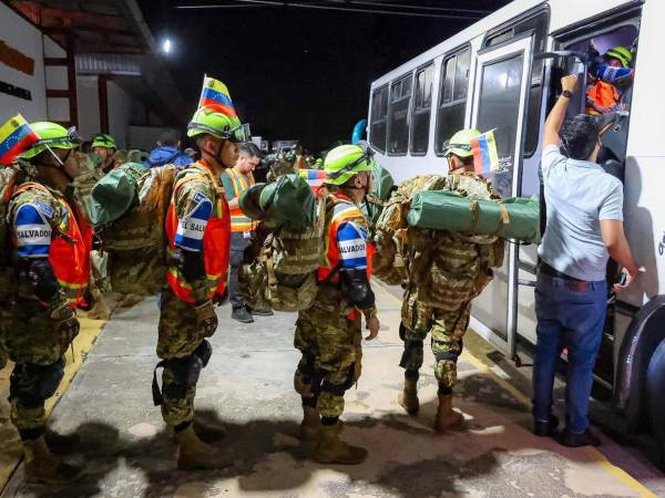 Llegada a Venezuela de un equipo de rescatistas, personal médico y perros de rescate enviados desde El Salvador para apoyar en las labores de búsqueda y rescate en el país sudamericano, golpeado el miércoles por dos fuertes terremotos que hasta el momento dejan 188 fallecidos y 1.520 heridos.