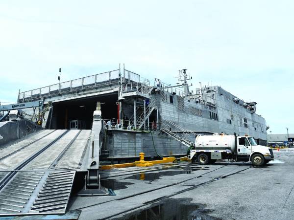 El buque de transporte rápido expedicionario clase Spearhead, USNS Burlington (T-EPF 10). Fotos: Héctor Edú.