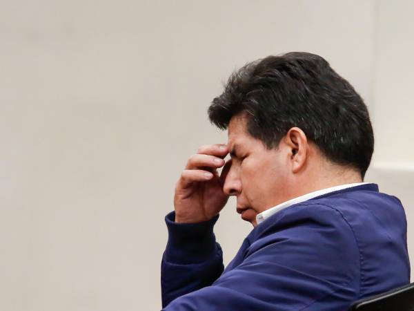 El expresidente de Perú Pedro Castillo asiste a una audiencia este jueves, en la Sala Penal Especial de la Corte Suprema, en Lima, Perú.