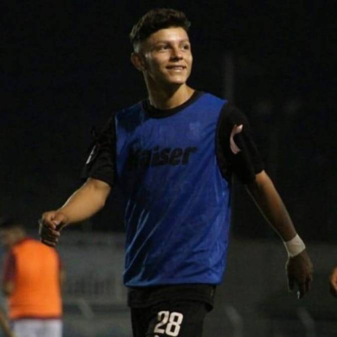 Maverick Hernández: Joven futbolista del Honduras Progreso que resultó afectado por las inundaciones.