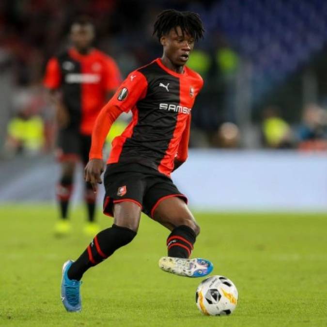 El Real Madrid aumenta su interés por el joven jugador del Stade de Rennes, Eduardo Camavinga, según publicó RMC Sport. El club francés confía en retener a su gran joya al menos durante una temporada más y solo estaría dispuesto a negociar por un precio cercano a los 75 millones de euros.