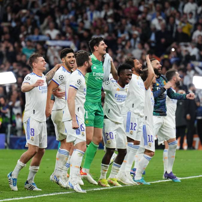 La locura se apoderó de los jugadores del Real Madrid celebrando la clasificación a la final de la Champions League.