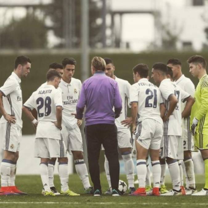 Guti ya dirigió a la filial del Real Madrid y en la actualidad es asistente técnico del Besiktas de Turquía.