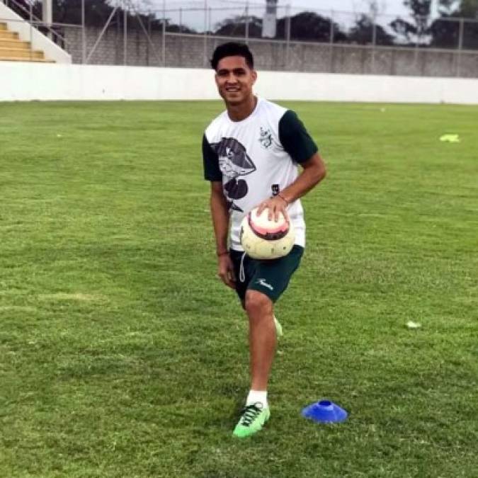 El mediocampista Gerson Rodas concluyó su contrato con el Platense y también está a la espera de la renovación.