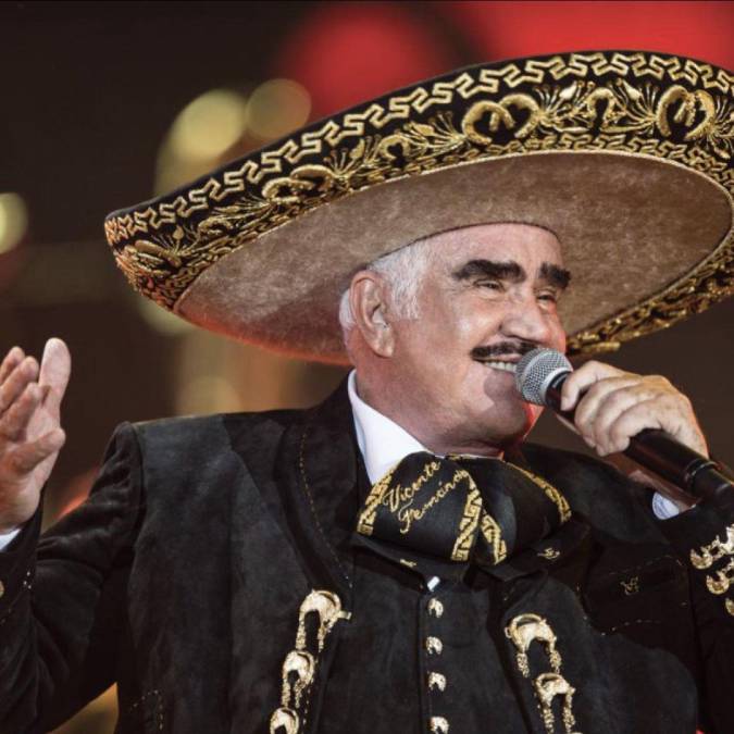 Con más de 55 años de carrera musical, el célebre artista deja una huella imborrable en la historia de la música popular mexicana. 