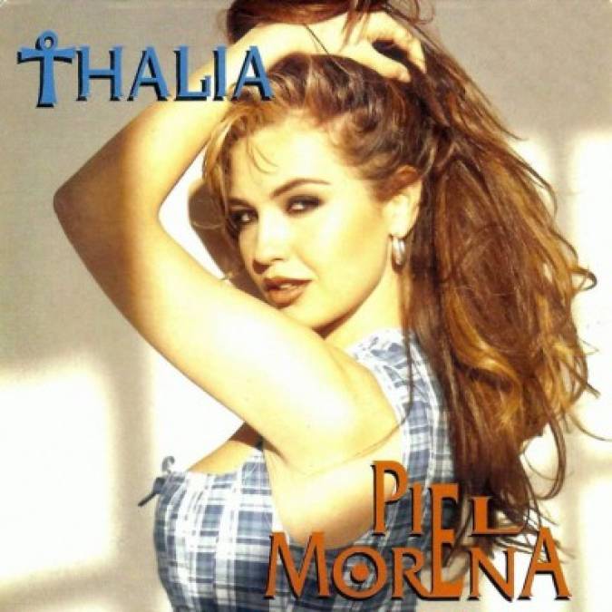 En 1998 Thalía ya era toda una estrella, y la mexicana se unió al evento para recaudar fondos para las víctimas del huracán. Una de sus canciones más populares era 'Piel morena'.