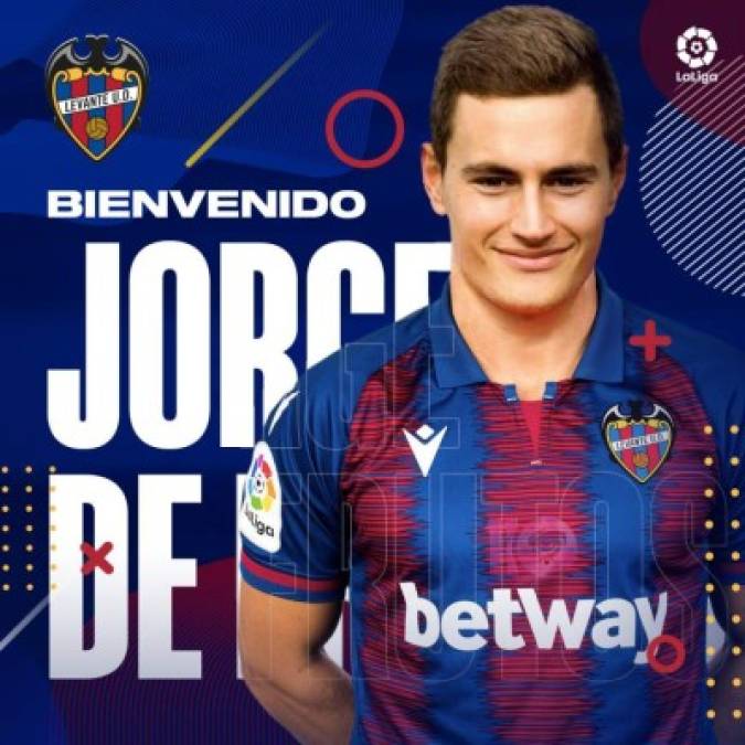 El Real Madrid ha traspasado al Levante al extremo derecho Jorge de Frutos, de 23 años, que este curso militó cedido en el Valladolid y Rayo Vallecano. El joven canterano blanco jugará la próxima campaña en el equipo valenciano, tras haber firmado un contrato para cinco temporadas. <br/><br/>El Levante se hace con el 50 % de los derechos federativos del futbolista a cambio de 2,5 millones de euros. El Real Madrid se guarda un derecho de compra.