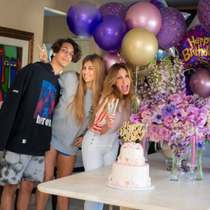 “Gracias mis niños bellos, creo que este será un cumpleaños muy diferente, pero hoy más que nunca celebro la vida!', expresó la Flaca en sus redes.<br/>