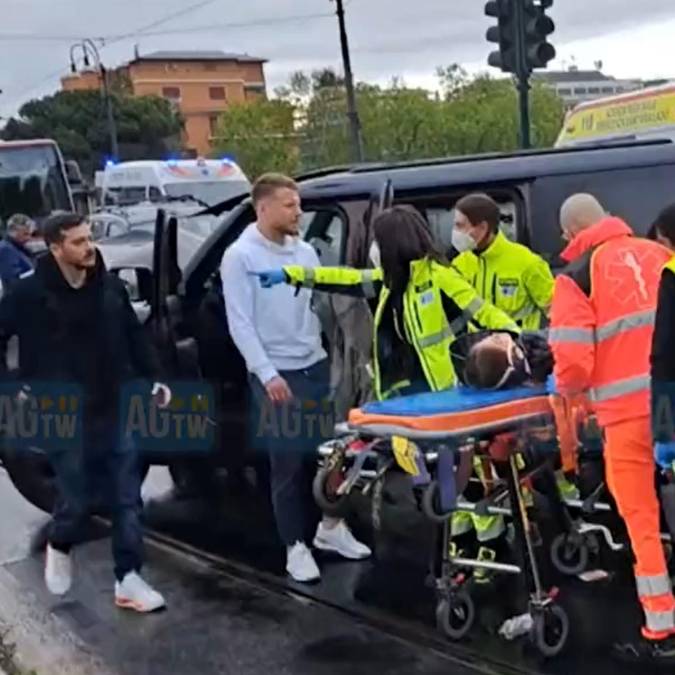 La hija mayor de Immobile acudió junto a él al hospital Gemelli, mientras que la menor fue trasladada al hospital Bambino Gesú.