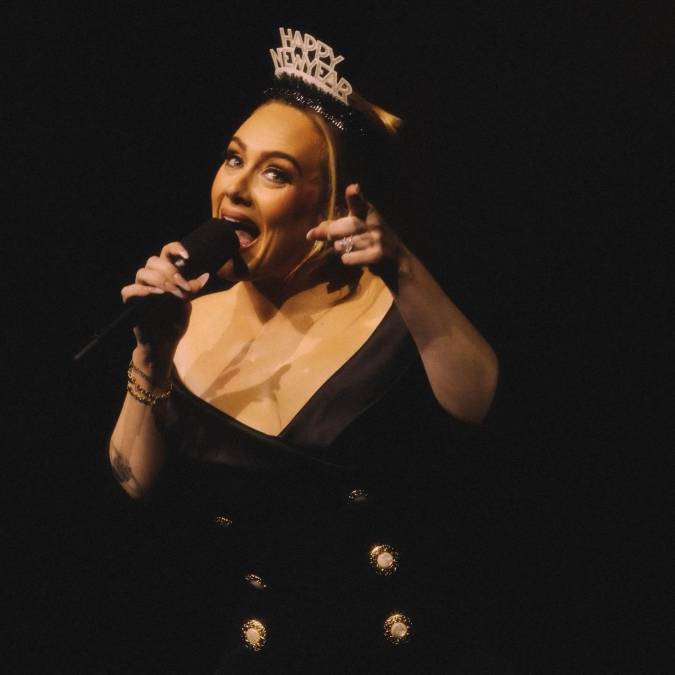 La cantante Adele recibió el 2023 trabajando en los shows que está ofreciendo en el resort hotelero Caesars Palace de Las Vegas.