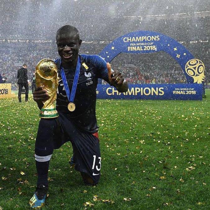 N’golo Kanté: El jugador del Chelsea aún está lesionado y no se recuperó a tiempo para el Mundial.