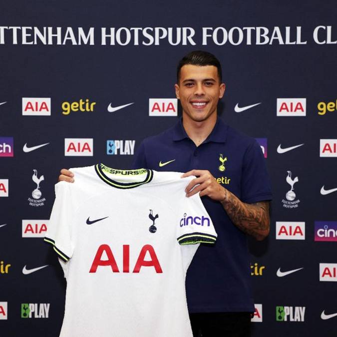 El Tottenham anunció al borde del cierre del mercado de fichajes la contratación del lateral español Pedro Porro, que llega cedido hasta el final de la temporada con compra “obligatoria” el próximo verano procedente del Sporting de Lisboa por unos 45 millones de euros.