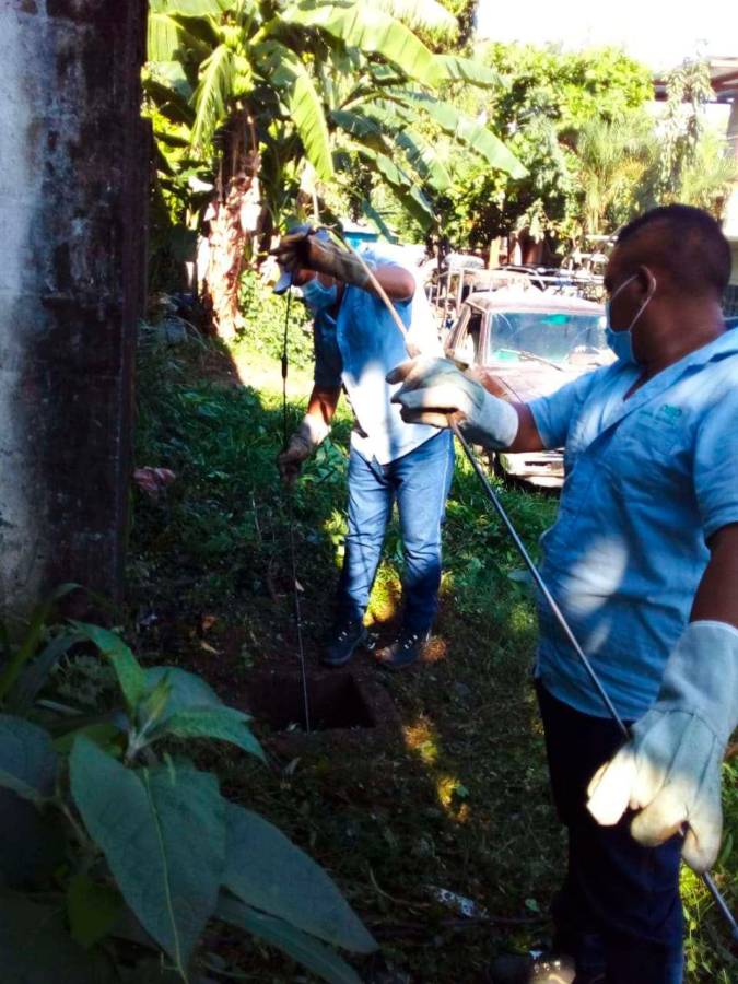 Emoción en entrega de las primeras ayudas a escuelas de Chamelecón