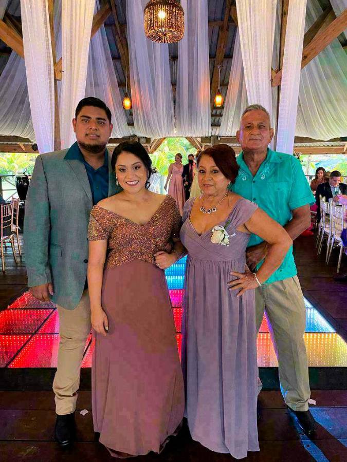 Roberto y Carlota sellan su amor con un romántico matrimonio