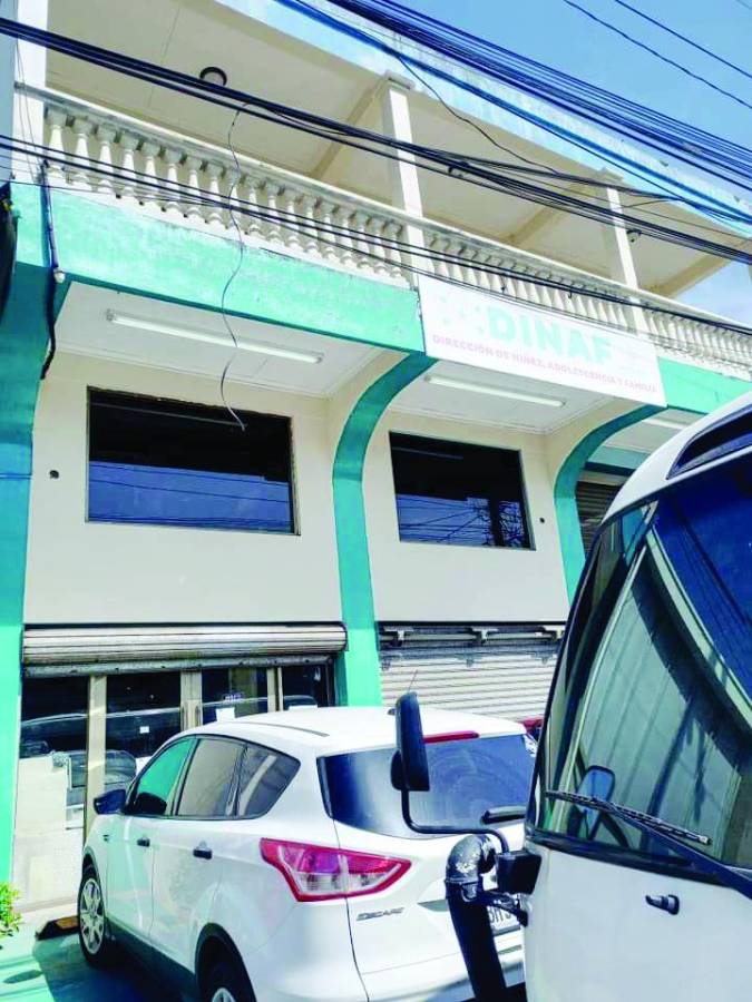 Autoridades no definieron cuánto tiempo durará el concedo de intervención dentro de la oficina de la Dinaf.