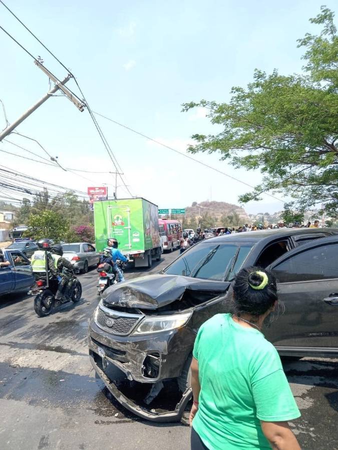 Los daños son sólo materiales, informaron autoridades.