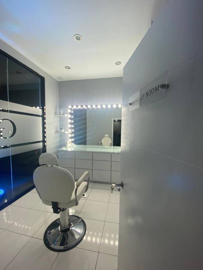 El studio de Gabriela está ubicado en la Plaza Juan Lindo.