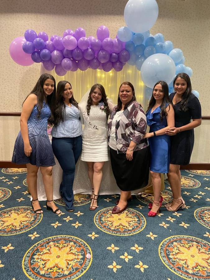 Tarde de café en honor a Candy por su despedida de soltería