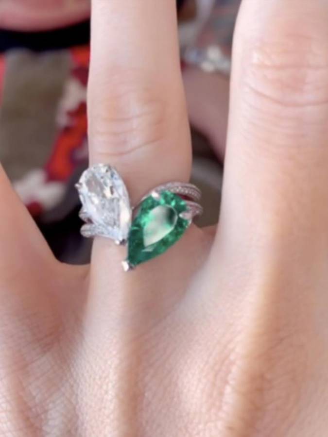 El anillo de compromiso de Megan Fox se diseñó para que no pudiera quitárselo sin hacerse daño.