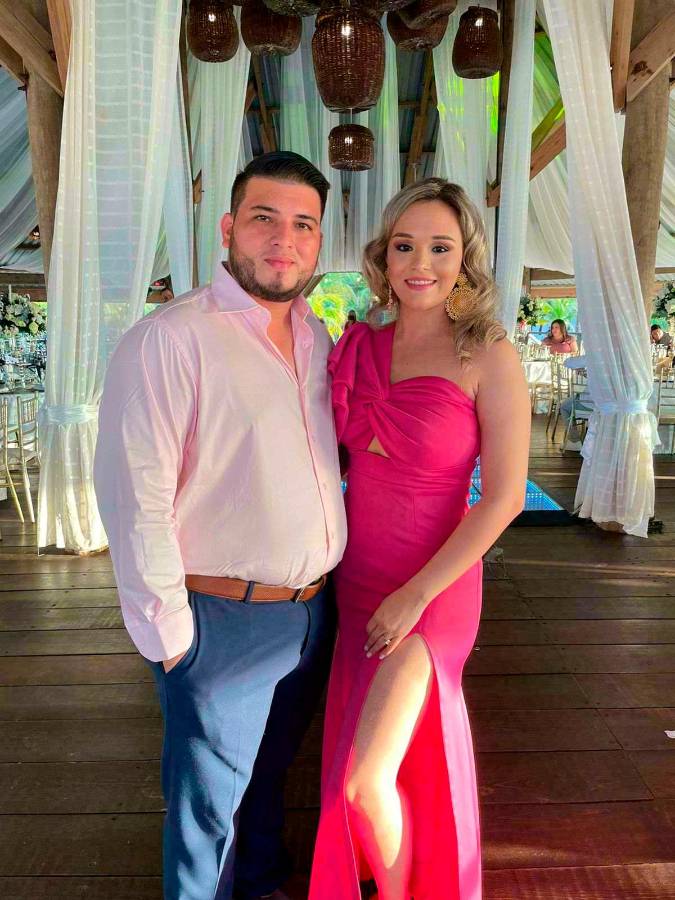 Roberto y Carlota sellan su amor con un romántico matrimonio