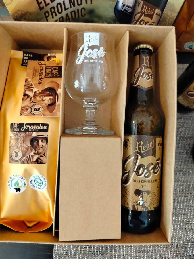 El hondureño invirtió toda su creatividad y esfuerzos para mostrar la calidad de su nuevo producto, desde el empaque hasta su sabor.