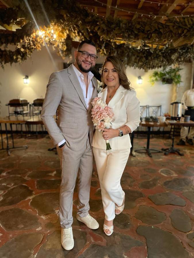 Carlos Rodríguez y Nory Collins celebran su amor ante la ley