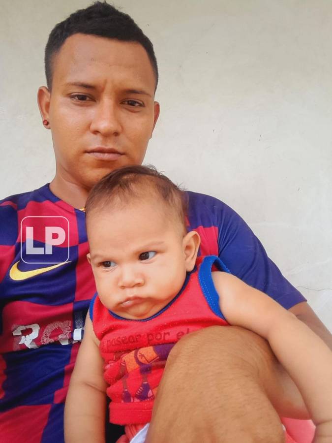 Mario está feliz por su primer hijo varón.