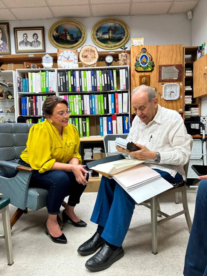 Muere don Napoleón Larach,