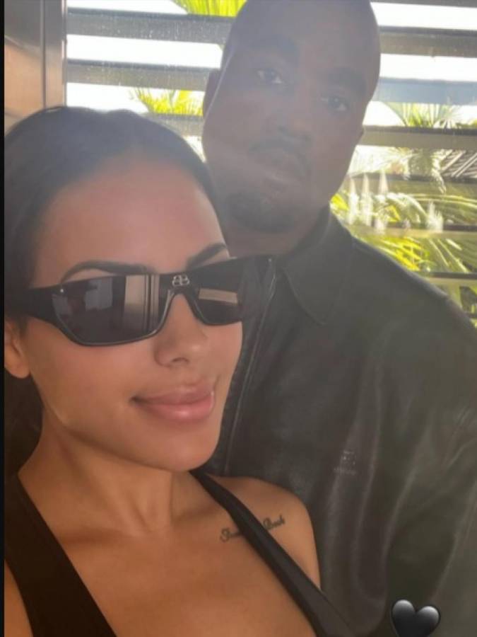 La influencer Chaney Jones publicó esta foto junto a Kanye West.