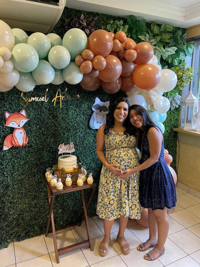 Valerie Peralta de Tróchez es agasajada por su baby shower