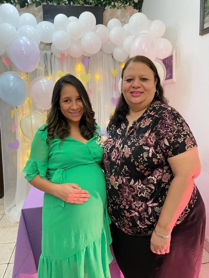 Alegría en la famila Menjivar-Mejía por la pronta llegada de Ana Lucía