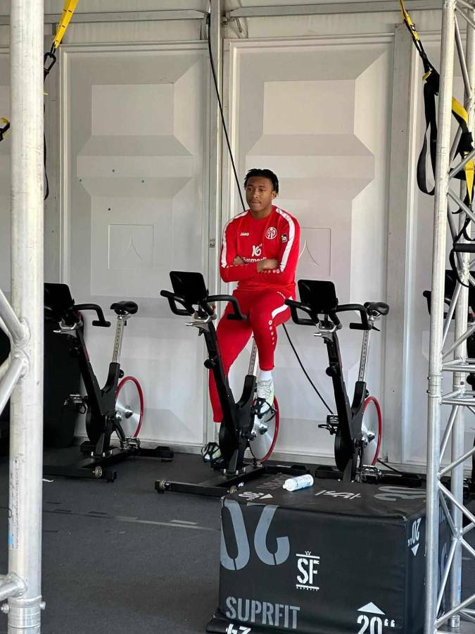 Nayrobi Vargas ya tiene varias semanas de estarse entrenando con el Mainz 05.