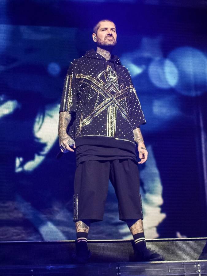 Shane Eamon Mark Stephen Lynch es un cantante irlandés, mejor conocido por ser miembro de la banda Boyzone.