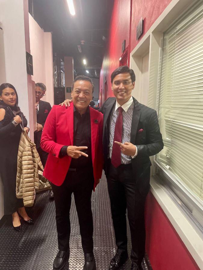 Junto a Carlos Cuevas, el “Rey del bolero”.