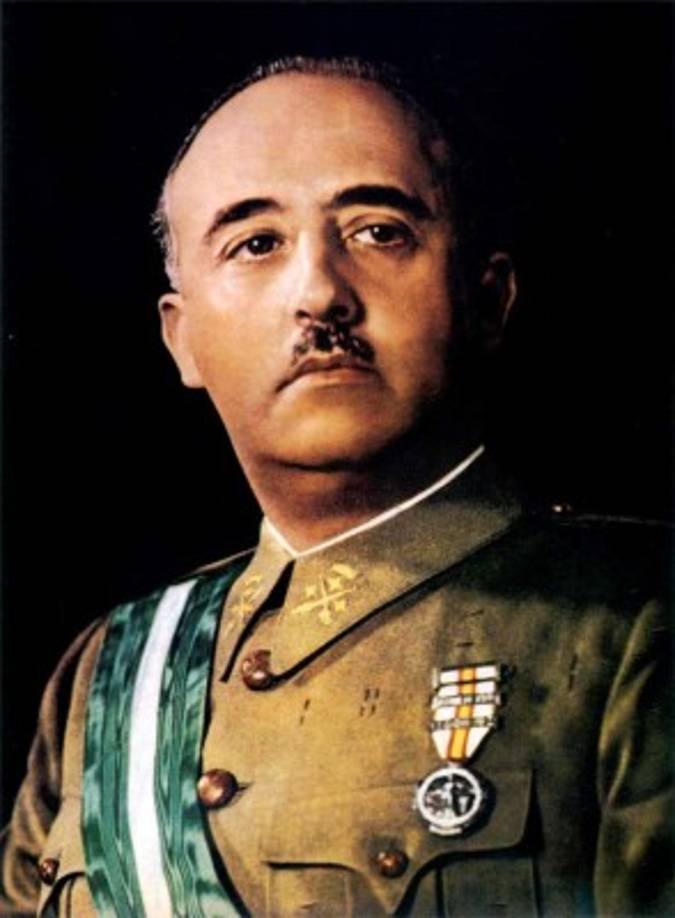 Francisco Franco - España<br/><br/>Nació el 4 de diciembre de 1892 y murió el 20 de noviembre de 1975.<br/><br/>Fue un militar y dictador español, impulsor, junto a otros altos cargos de la cúpula militar, del golpe de Estado de 1936 contra el Gobierno democrático de la Segunda República, cuyo fracaso desembocó en la guerra civil española. <br/><br/>Fue investido como jefe supremo del bando sublevado el 1 de octubre de 1936, y ejerció como caudillo de España, jefe de Estado, desde el término del conflicto hasta su fallecimiento en 1975, y como presidente del Gobierno, jefe de Gobierno, entre 1938 y 1973.<br/><br/>