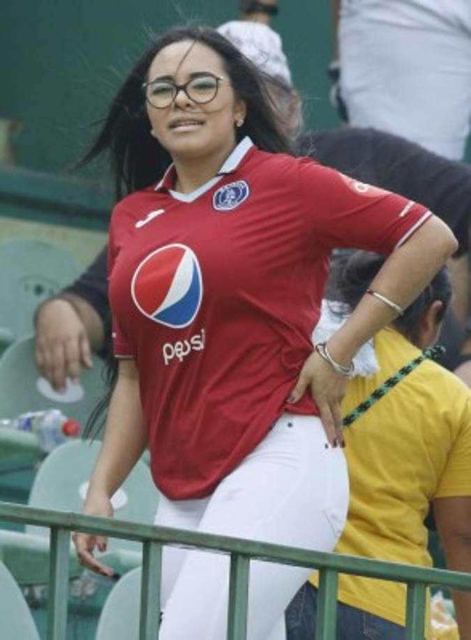 El Motagua no jugó solo y tuvo el apoyo de esta chica.
