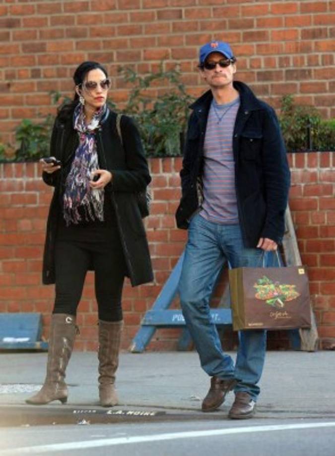 Anthony Weiner, repudiada estrella del Partido Demócrata, está siendo investigado por supuestamente mantener conversaciones sexuales con una menor de 15 años de Carolina del Norte.