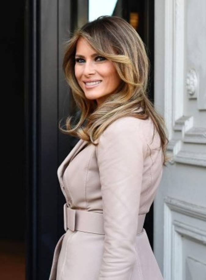 Que a nadie se le pase por la cabeza subestimar a Melania Trump (1970, Novo Mesto, Eslovenia), 'tiene una influencia poderosa' sobre su marido Donald Trump, 'tanto en materia política como en la forma en que maneja a su personal', escribía la periodista de la CNN Kate Bennett en su libro 'Free, Melania: The Unauthorized Biography'.