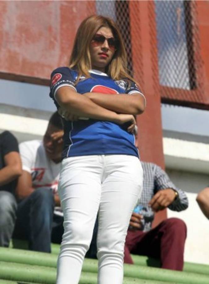 En el estadio Carlos Miranda de Comayagua, el Motagua contó con el apoyo de sus bellas aficionadas.