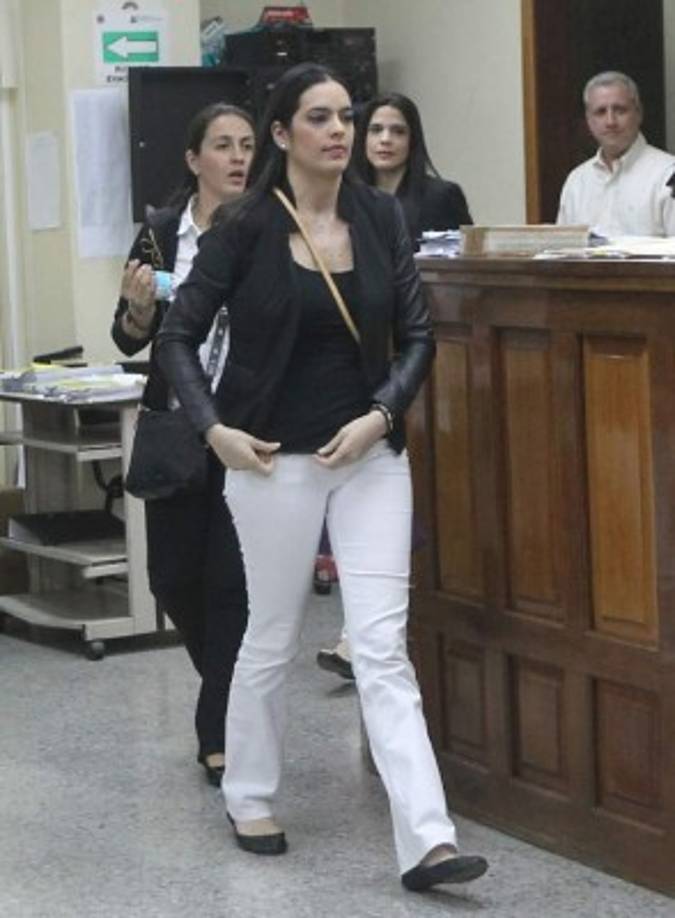 Las hermanas Rojas llegaron al juicio tras varios días de retraso.