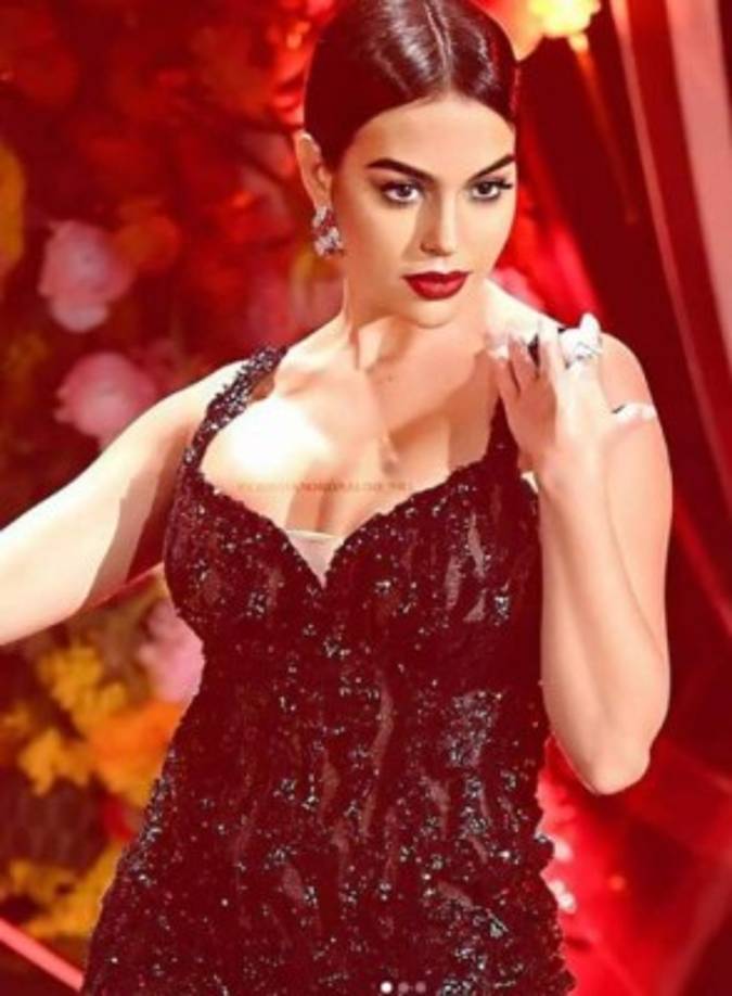 Georgina Rodríguez lució hermosa tanto como presentadora y como bailarina.