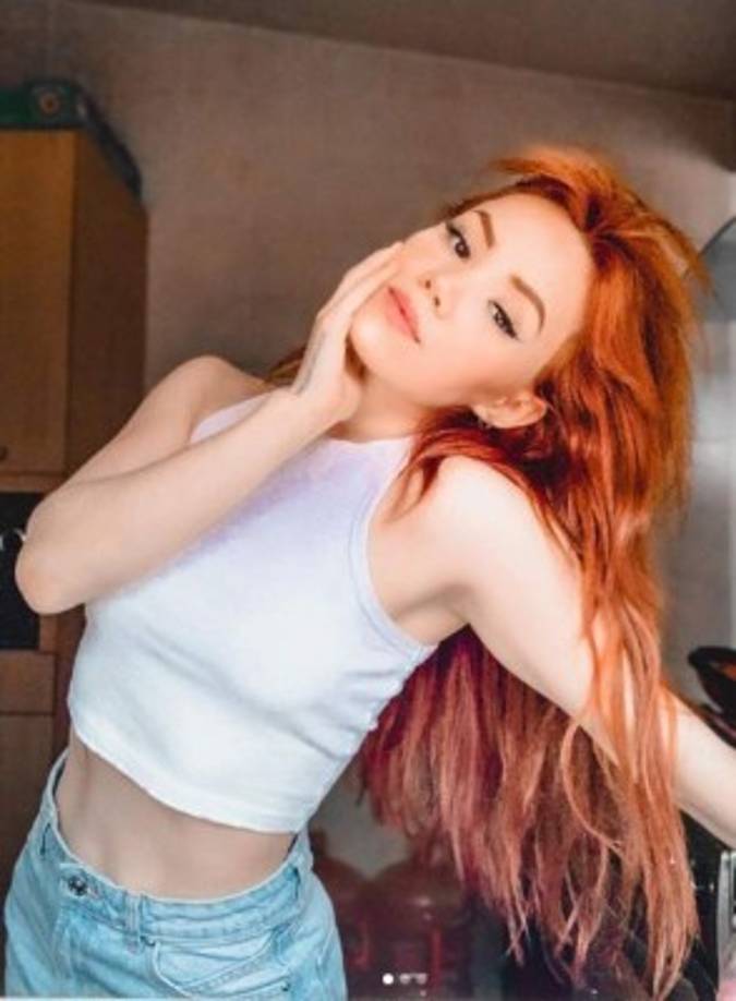 También comentó que escritores 'tiburones' (como le llama a sus fans) están trabajando con ella en el proyecto del libro. <br/>