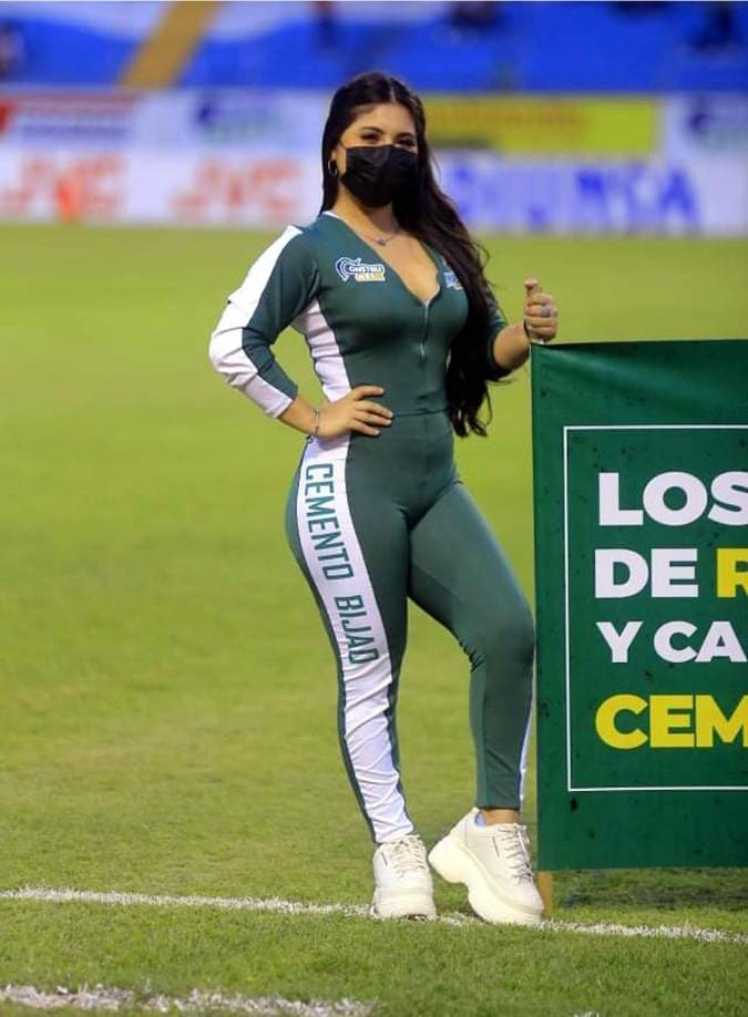 Las bellezas que engalanaron el partido Marathón-Vida.