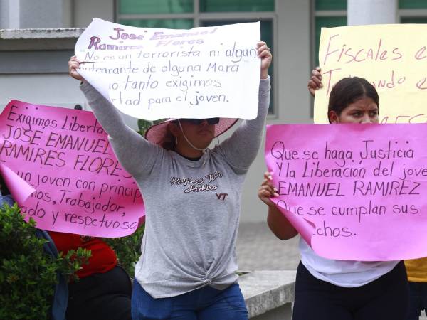 Campesinos de El Progreso protestaron frente al Palacio de Justicia de San Pedro Sula y exigieron justicia por las detenciones de varios jornaleros