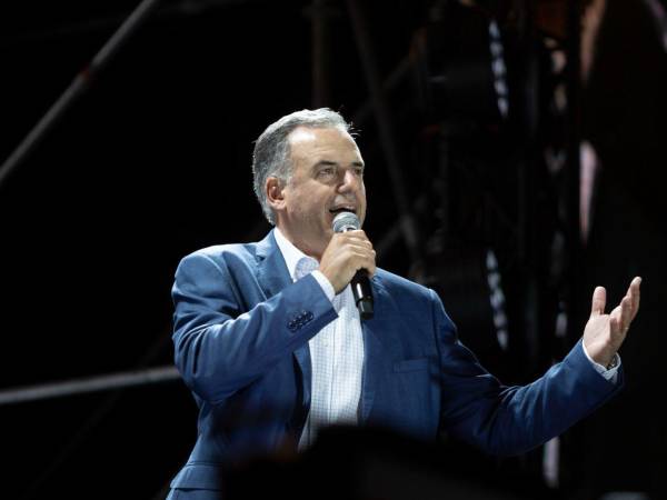 Yamandú Orsi se convirtió este domingo en el tercer presidente de izquierda en la historia de Uruguay y sucederá el 1 de marzo de 2025 a Luis Lacalle Pou, del conservdor Partido Nacional.