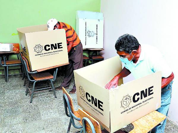 La actual Ley Electoral establece que el mecanismo del voto es manual.