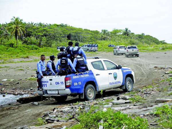 <b>Equipos policiales se mantienen en la zona realizando las investigaciones del caso.</b>