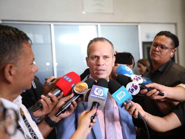 <a href=https://www.laprensa.hn/honduras/revelan-quien-es-uno-de-los-testigos-protegidos-del-caso-de-marco-vallecillo-IH21041595>Frank Galo,</a> apoderado legal de <b>Marco </b> Vallecillo.