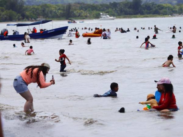 Al menos 21 personas murieron el año pasado durante la Semana Santa en Honduras en accidentes de tráfico y por ahogamiento, según cifras oficiales. Fotografía: La Prensa.
